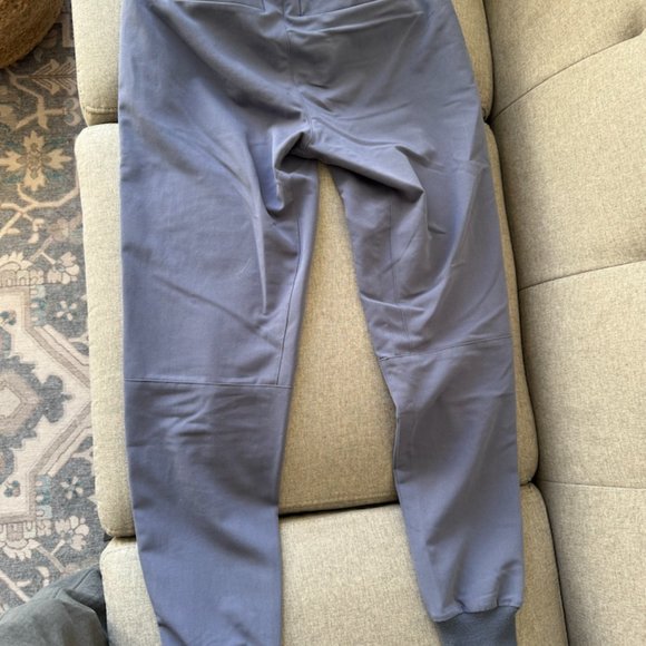 Figs Space Navy Tansen Jogger pant size XS, Leon Scrub Top size Small - Picture 2 of 4